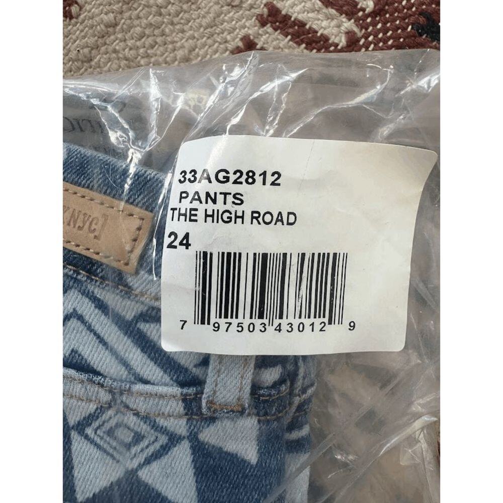 Blank NYC Aztec Print Crop Jeans Size 24 NWT Blue Boho - Picture 7 of 7